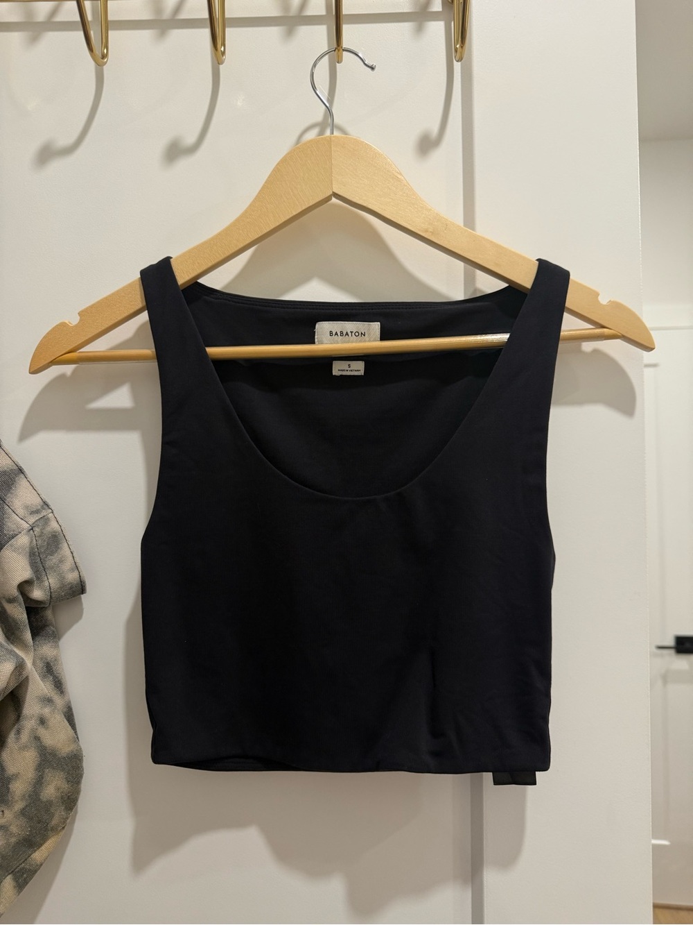 Babaton contour scoop neck tank top
